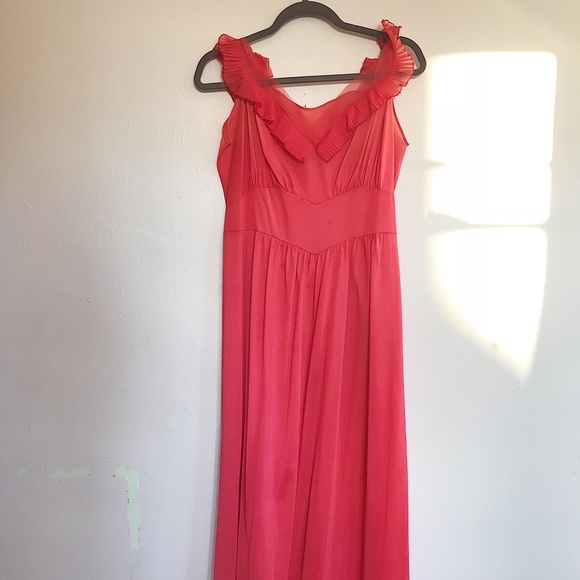 Vintage Vanity Fair Nightgown - Picture 4 of 6